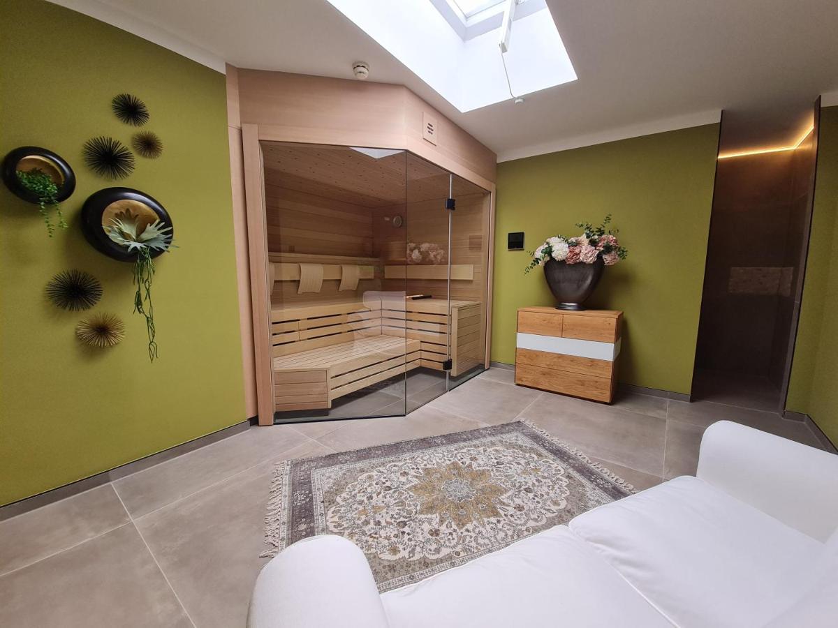 Rosendomizil Klein Venedig Hotell Malchow  Exteriör bild