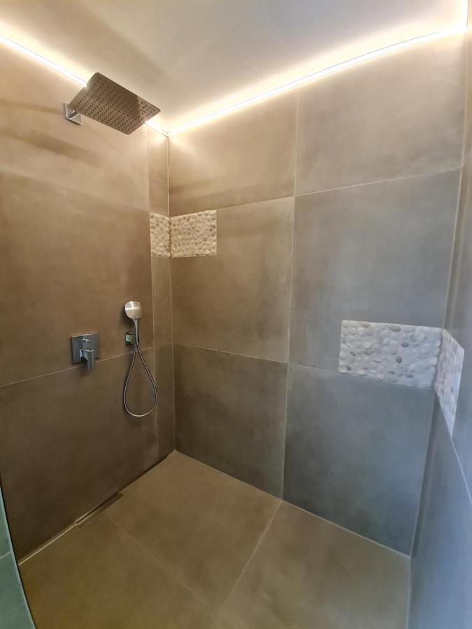 Rosendomizil Klein Venedig Hotell Malchow  Exteriör bild